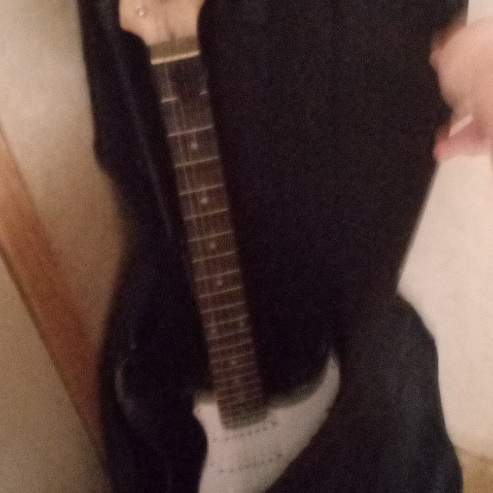 Guitar - Picture 2 of 3